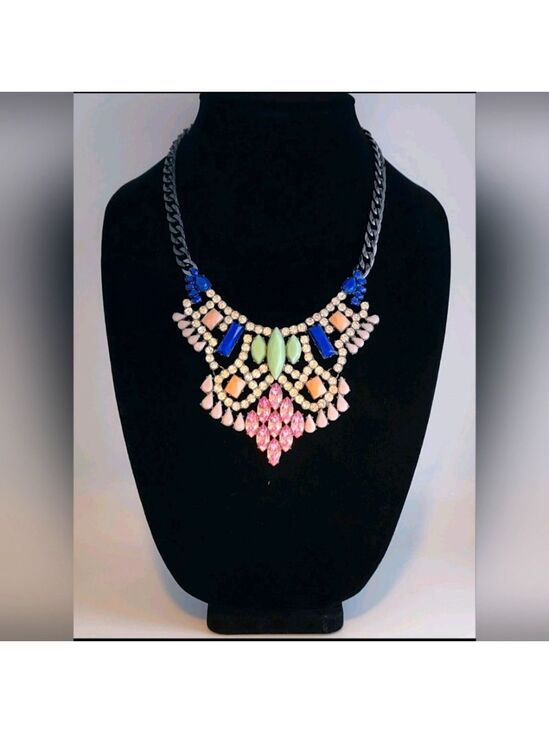 Lori Goldstein Jewelry - LORI GOLDSTEIN LOGO RUNWAY STATEMENT COLLAR NECKLACE PINK BLUE CRYSTAL GUNMETAL